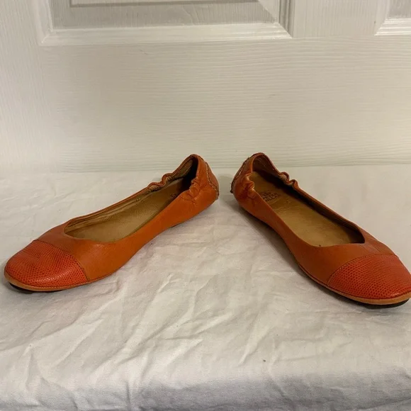 Peter Millar Women's Vibrant Orange Flats - Picture 8 of 9